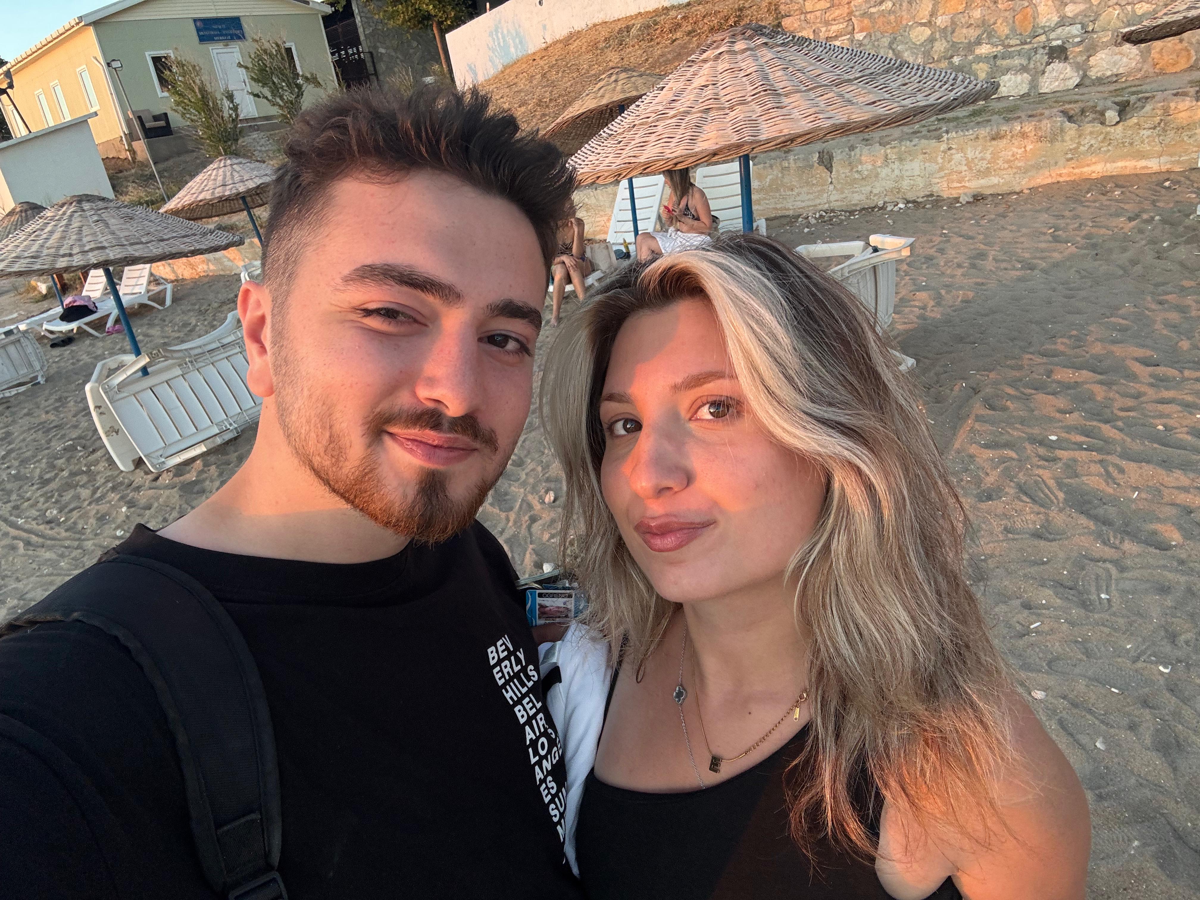 Plaj gün batımı selfiesi